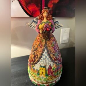 ARE YOU a collector ?  2. Bountiful Angel” by Jim Shore. 9.5 H